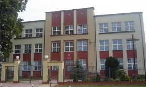 Budynek szkolny po remoncie - 2002 r.